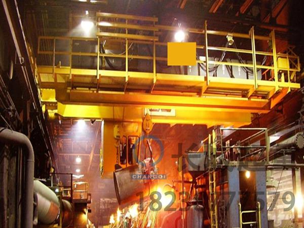 鑄造起重機(jī)結(jié)構(gòu)方面的特征 濟(jì)南四梁鑄造起重機(jī)廠家