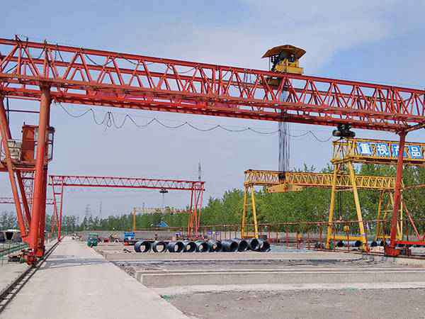 山西運(yùn)城龍門吊廠家32t電動(dòng)葫蘆門式起重機(jī)