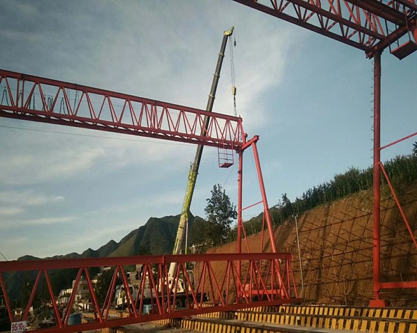 吉林四平龍門吊公司-梁式起重機