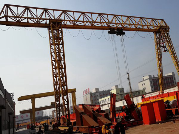 湖南張家界門式起重機(jī)廠家 大廠設(shè)備靠得住