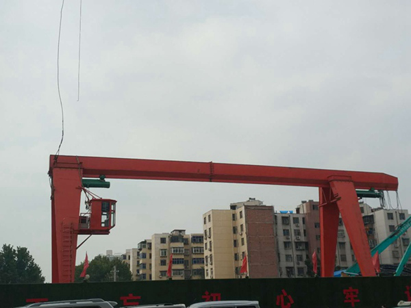 海南儋州門式起重機廠家事先配備照明