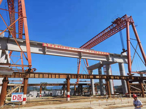 福建南平龍門吊公司別具一格