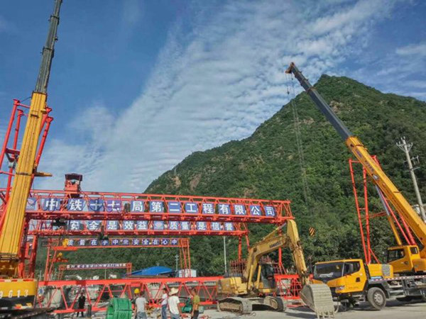 四川涼山門式起重機(jī)廠家正確繞線鋼絲繩