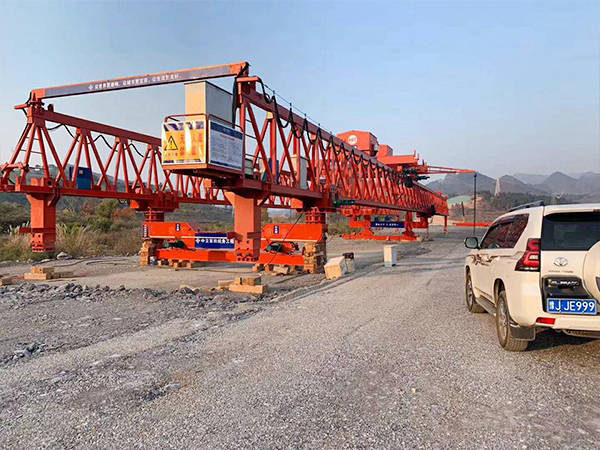 云南玉溪架橋機(jī)租賃廠家260T在線