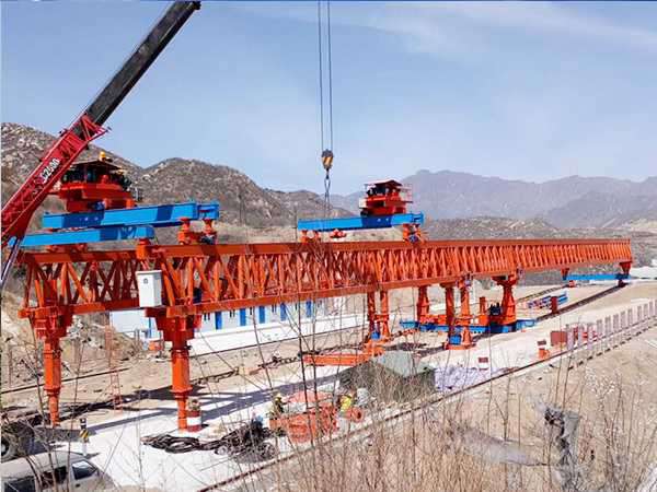 云南昭通200噸架橋機租賃廠家下雪不怕