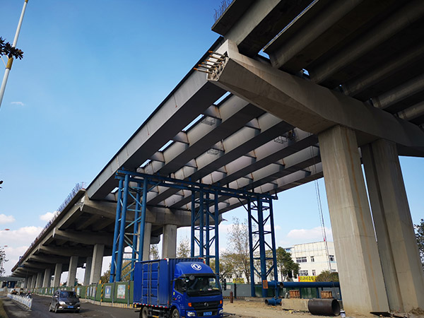 遼寧營口架橋機(jī)廠家 150噸架橋機(jī)性能好