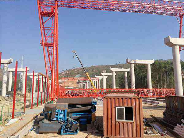 大興安嶺龍門吊作業(yè)環(huán)境 門式起重機結(jié)構(gòu)